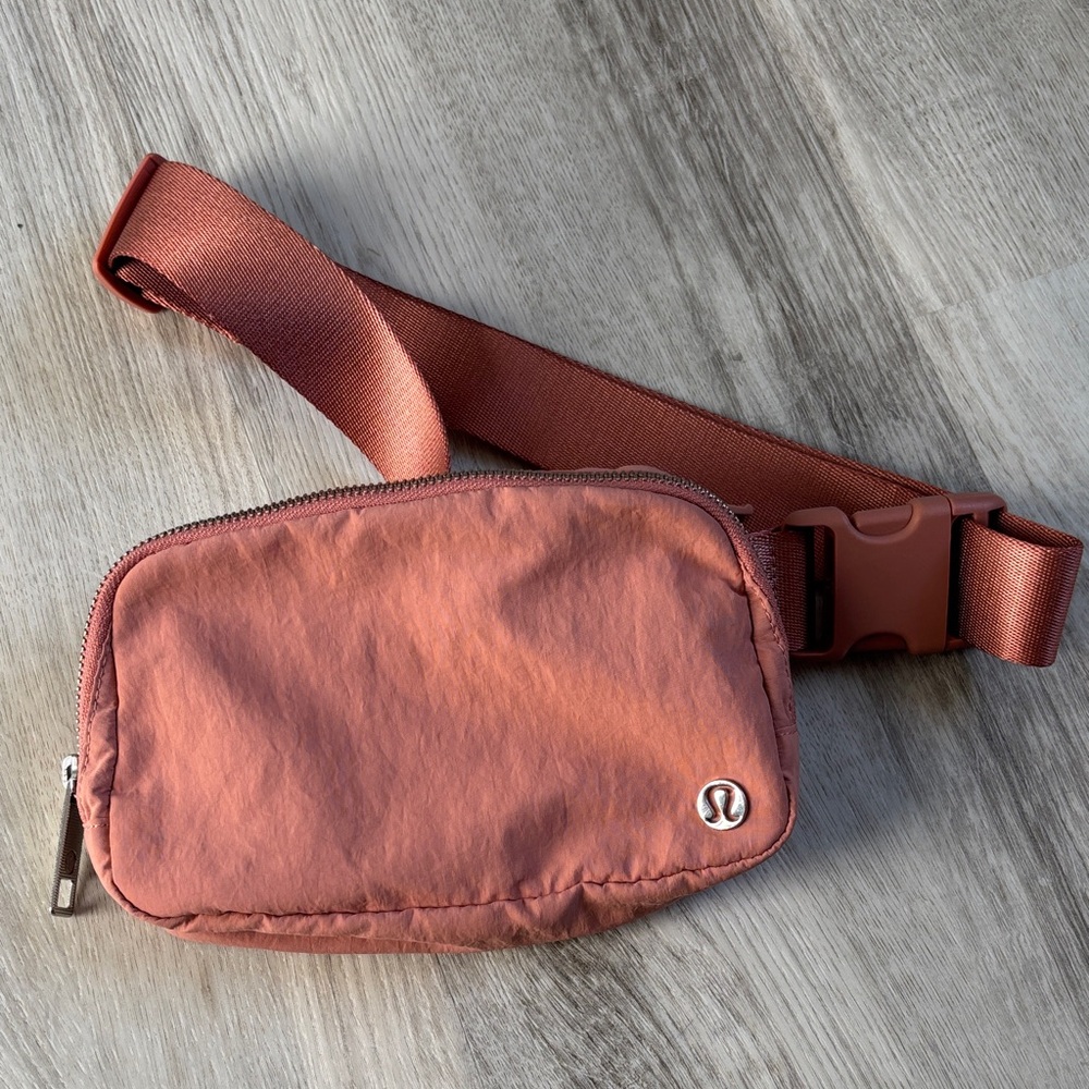 lululemon athletica Belt Bag